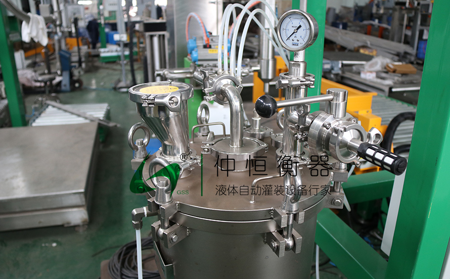 GAF-1500LA自動(dòng)液體灌裝線5